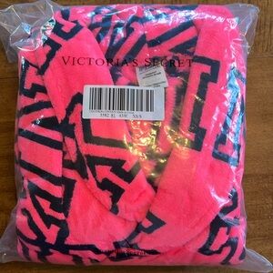 Women’s PINK Victoria Secret Robe. Size S/XS